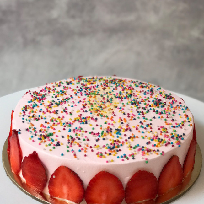 Strawberry Simple Cake