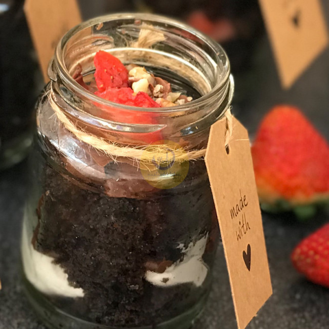 Chocolate Strawberry Cake Jar